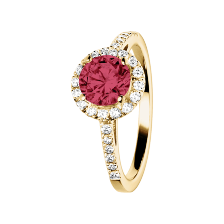 Prague Ruby red in Yellow Gold