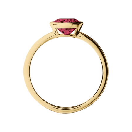 Vienna Ruby red in Yellow Gold